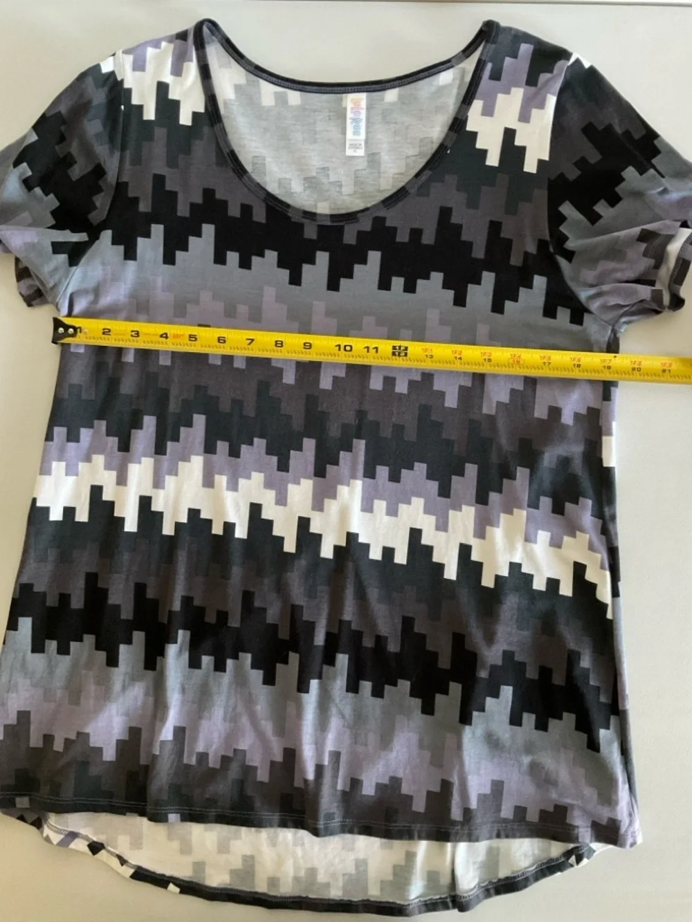 LuLaRoe Classic Shirt Tee in Black, Gray & Lavender XL - Picture 9 of 12